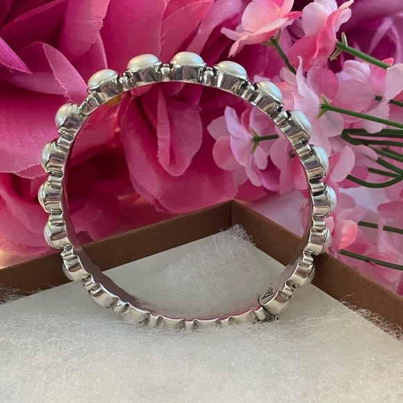 Silpada Pearl SUNKEN TREASURE Bangle Hinged Clasp Bracelet B2909 - Picture 7 of 17